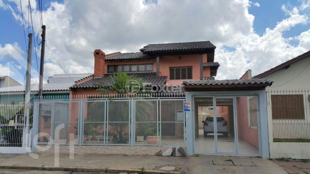 Casa à venda com 4 quartos, 290m² - Foto 1
