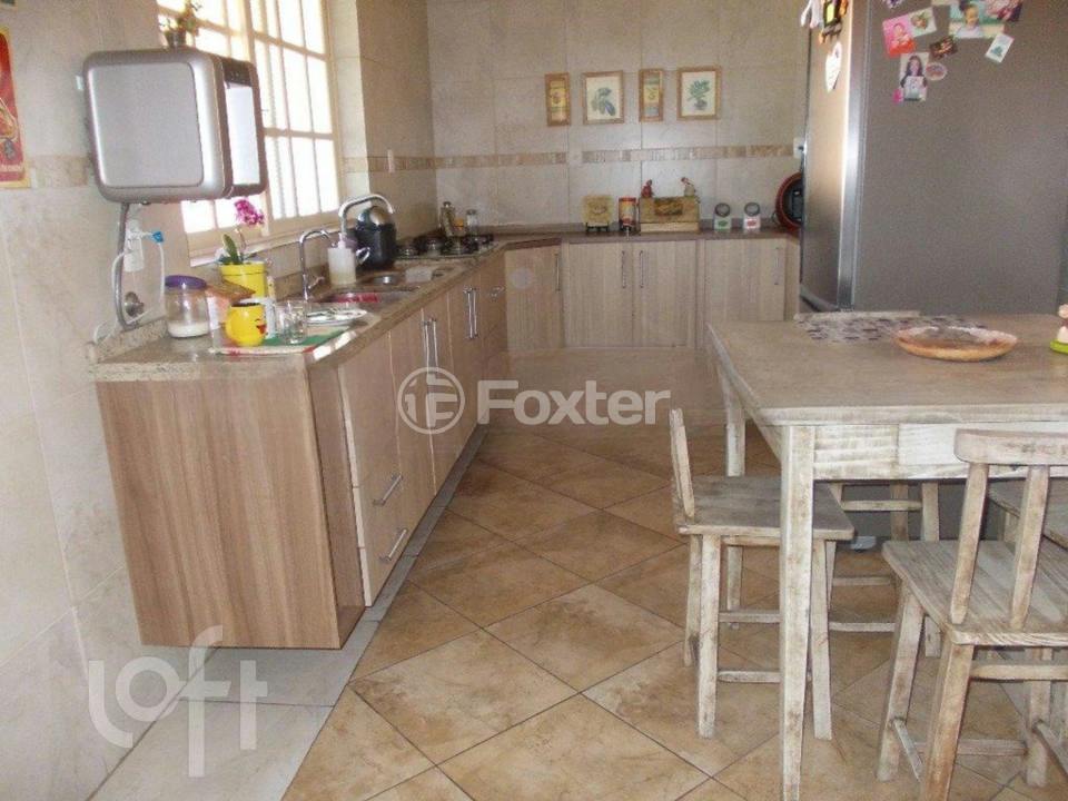 Casa à venda com 3 quartos, 210m² - Foto 5