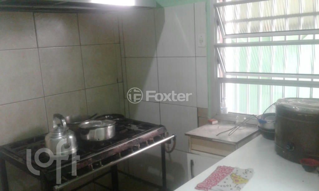Casa à venda com 3 quartos, 261m² - Foto 2