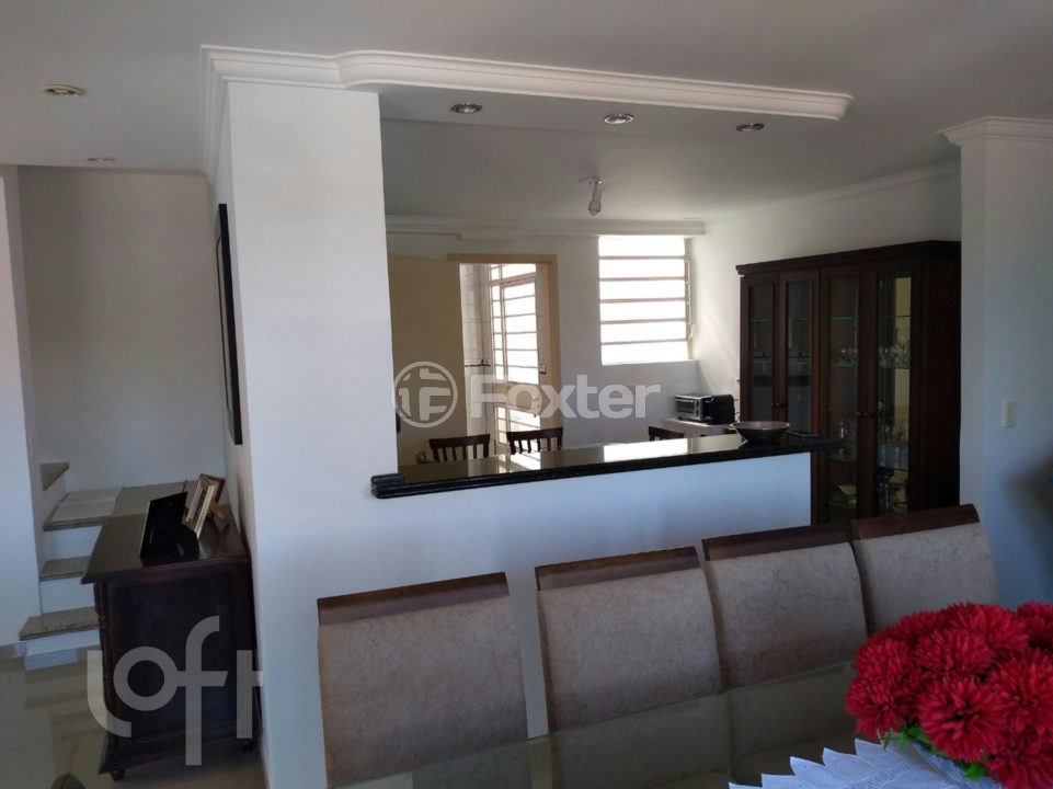 Casa à venda com 6 quartos, 321m² - Foto 3