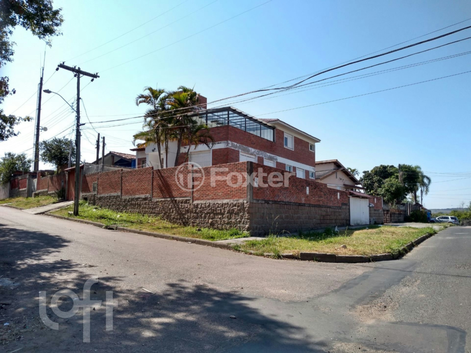 Casa à venda com 6 quartos, 321m² - Foto 2