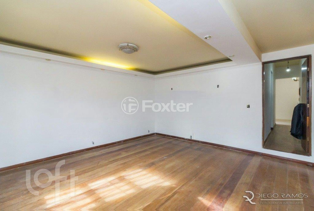 Casa à venda com 4 quartos, 250m² - Foto 23