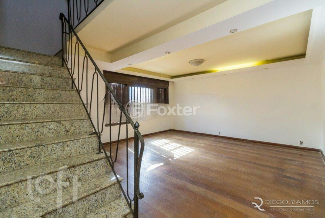 Casa à venda com 4 quartos, 250m² - Foto 3