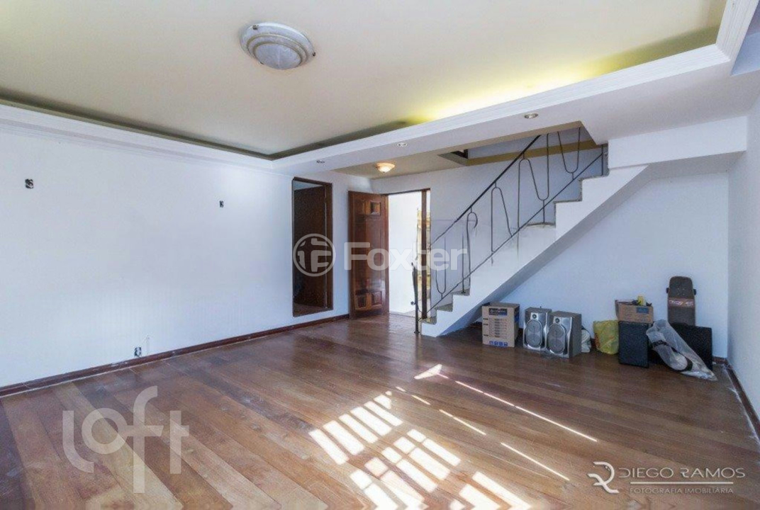 Casa à venda com 4 quartos, 250m² - Foto 2