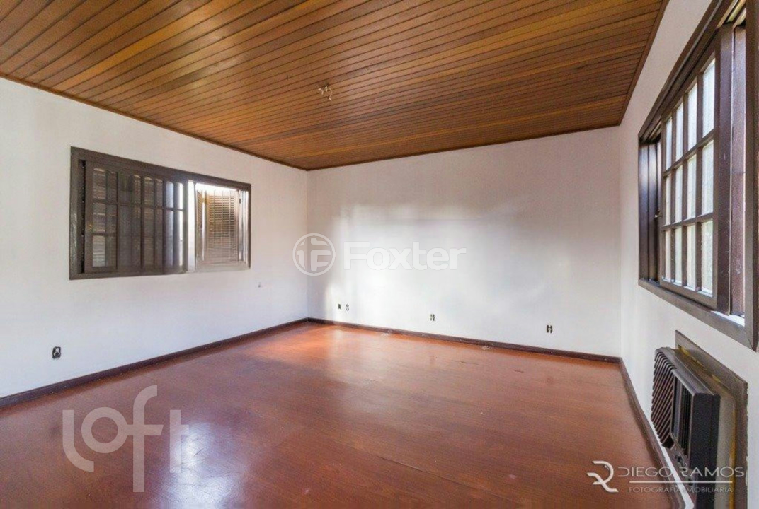 Casa à venda com 4 quartos, 250m² - Foto 4