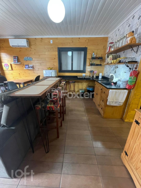 Casa à venda com 4 quartos, 250m² - Foto 2