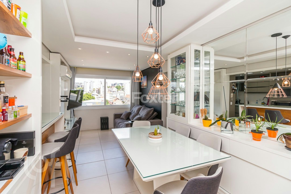 Apartamento à venda com 2 quartos, 68m² - Foto 1