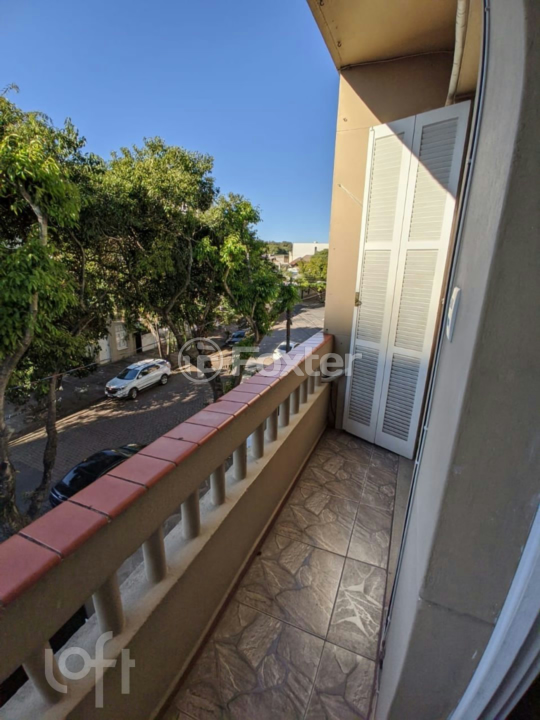 Apartamento à venda com 2 quartos, 70m² - Foto 2