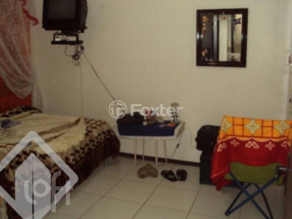 Casa à venda com 3 quartos, 226m² - Foto 1