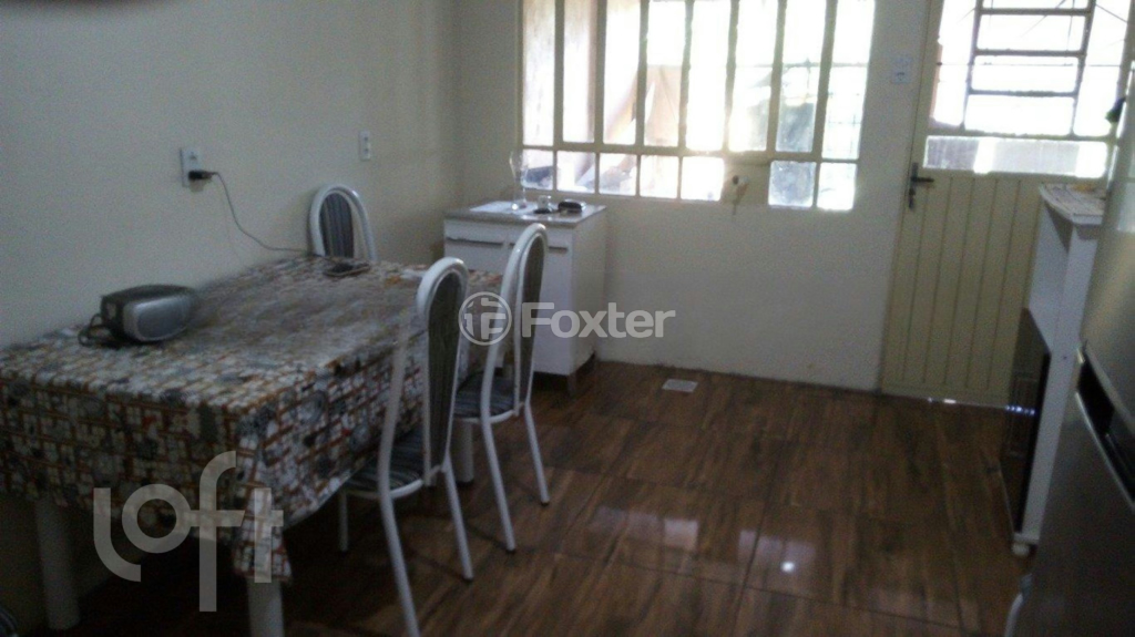Casa à venda com 3 quartos, 60m² - Foto 9