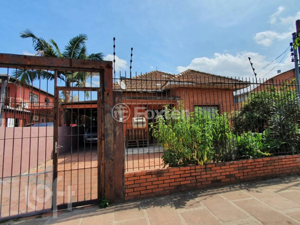 Casa à venda com 3 quartos, 240m² - Foto 2