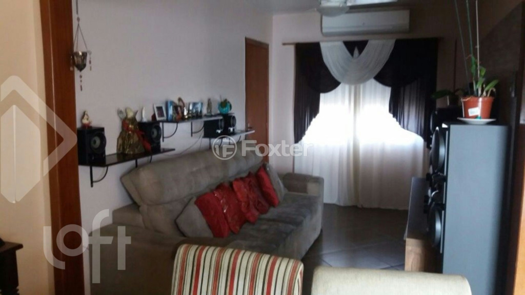 Casa à venda com 4 quartos, 120m² - Foto 1