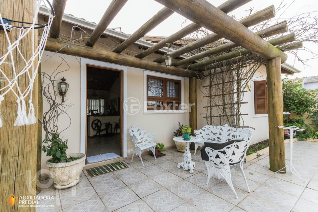 Casa à venda com 4 quartos, 173m² - Foto 1