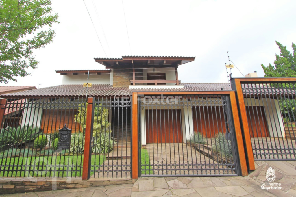 Casa à venda com 3 quartos, 312m² - Foto 2