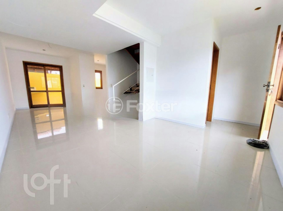 Casa à venda com 3 quartos, 98m² - Foto 1