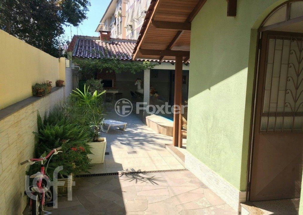Casa à venda com 4 quartos, 271m² - Foto 21