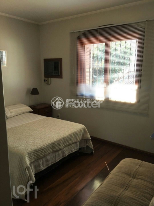 Casa à venda com 4 quartos, 271m² - Foto 17