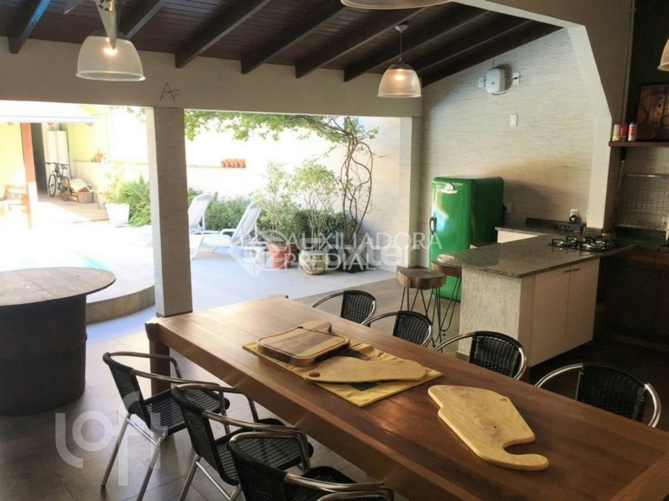 Casa à venda com 4 quartos, 271m² - Foto 26