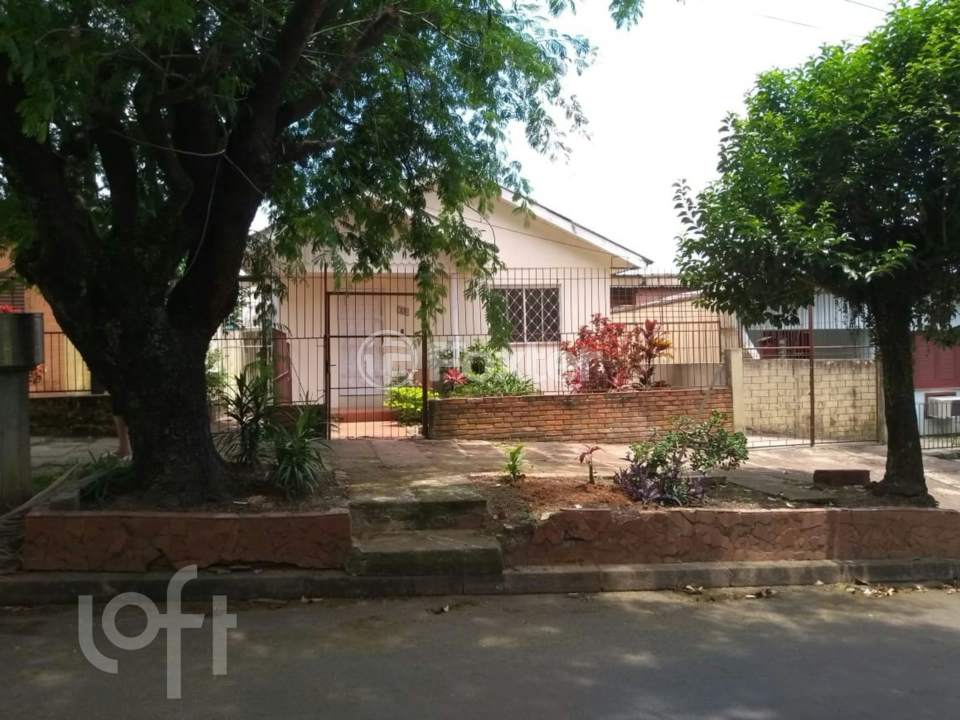 Casa à venda com 2 quartos, 60m² - Foto 1