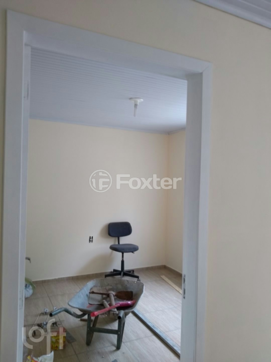 Casa à venda com 2 quartos, 60m² - Foto 4