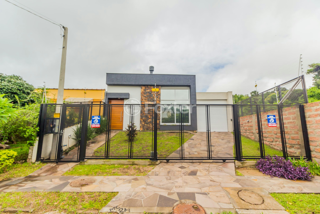 Casa à venda com 3 quartos, 155m² - Foto 1