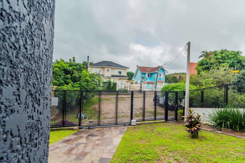 Casa à venda com 3 quartos, 155m² - Foto 3