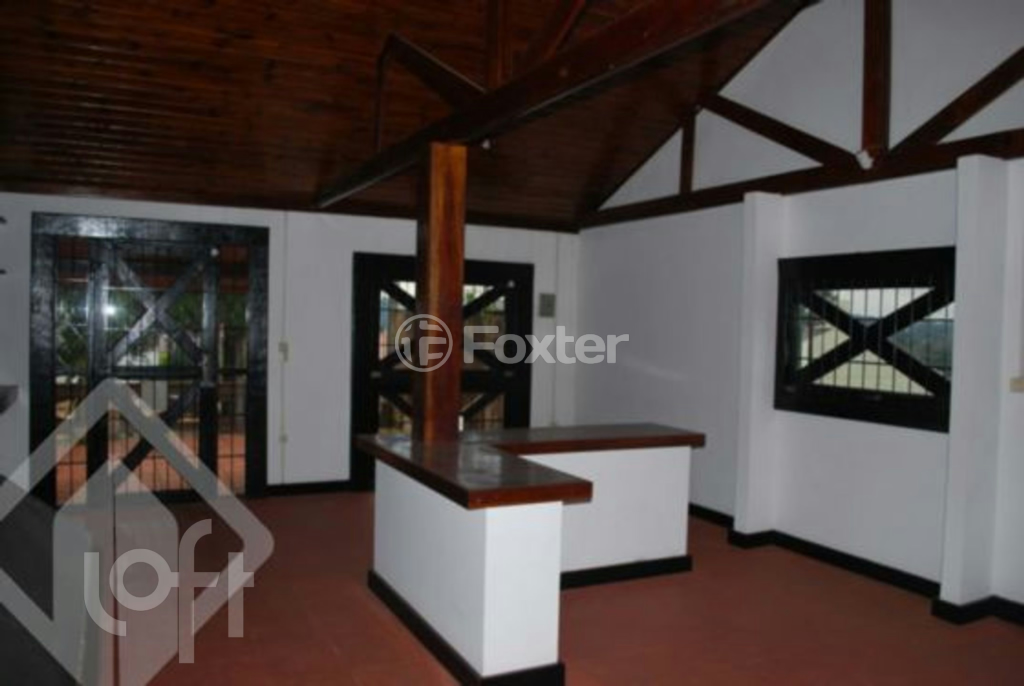 Casa à venda com 3 quartos, 130m² - Foto 1