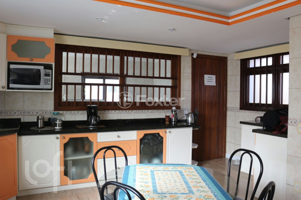 Casa à venda com 4 quartos, 260m² - Foto 9