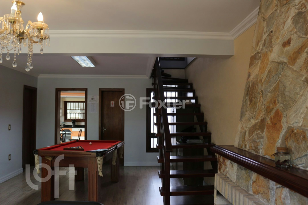 Casa à venda com 4 quartos, 260m² - Foto 1
