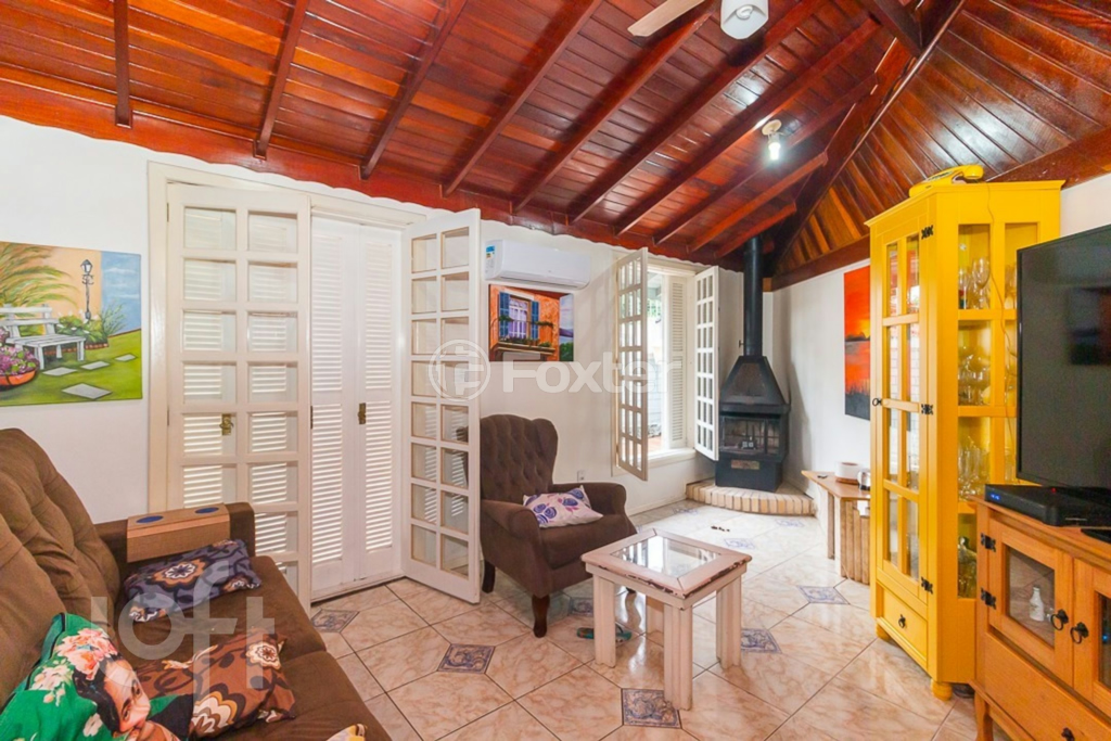 Casa à venda com 3 quartos, 130m² - Foto 1