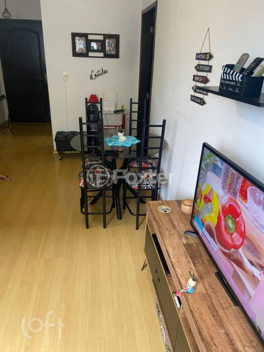 Apartamento à venda com 2 quartos, 65m² - Foto 2