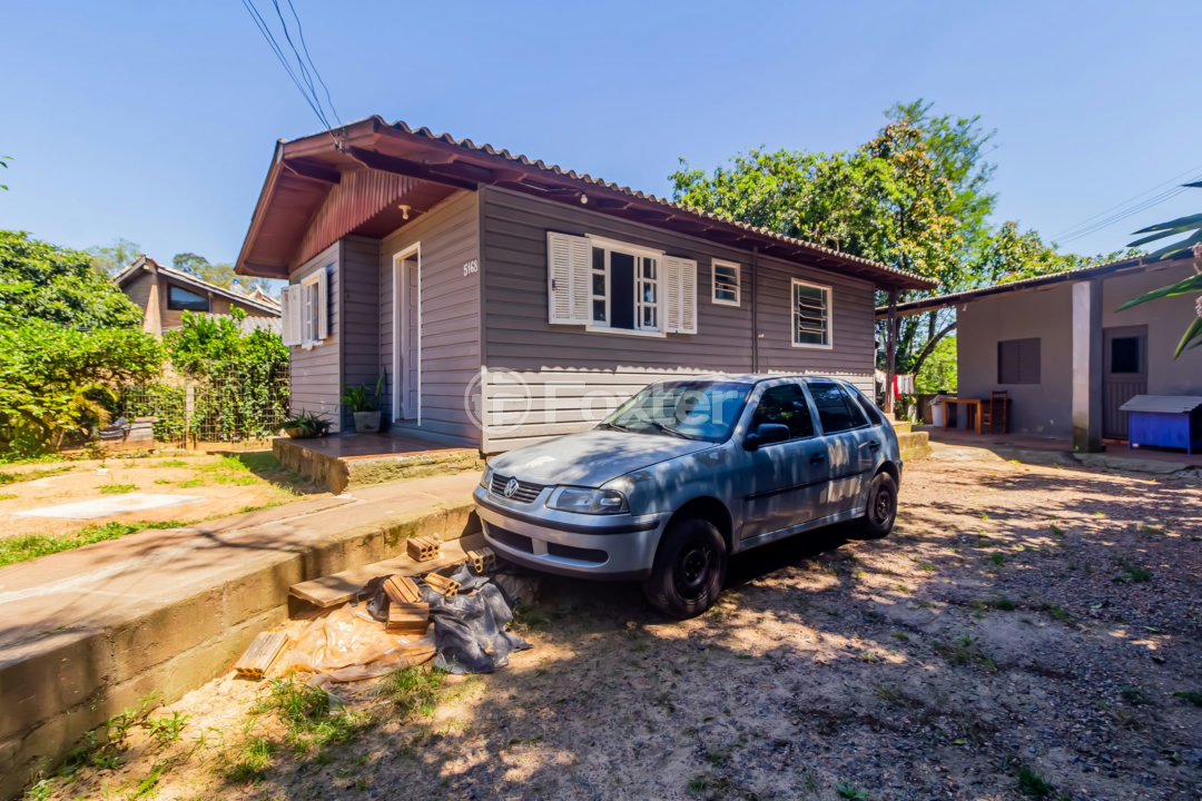 Casa à venda com 4 quartos, 130m² - Foto 1