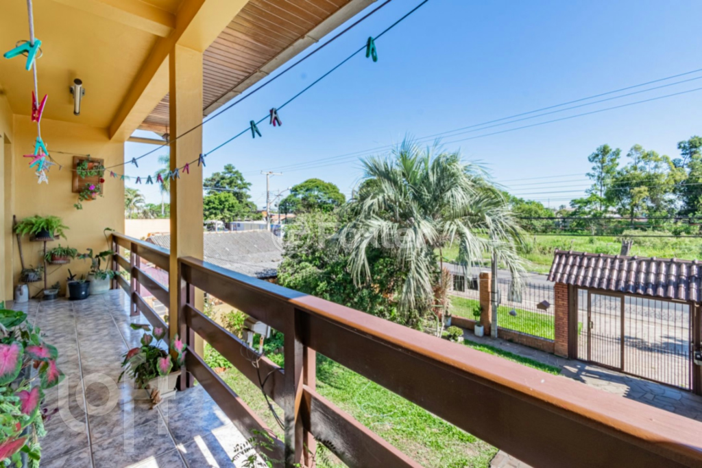 Casa à venda com 3 quartos, 216m² - Foto 4