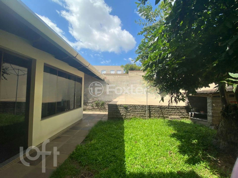 Casa à venda com 3 quartos, 246m² - Foto 3