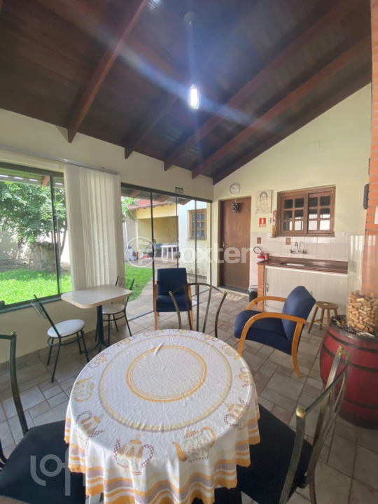 Casa à venda com 3 quartos, 246m² - Foto 29
