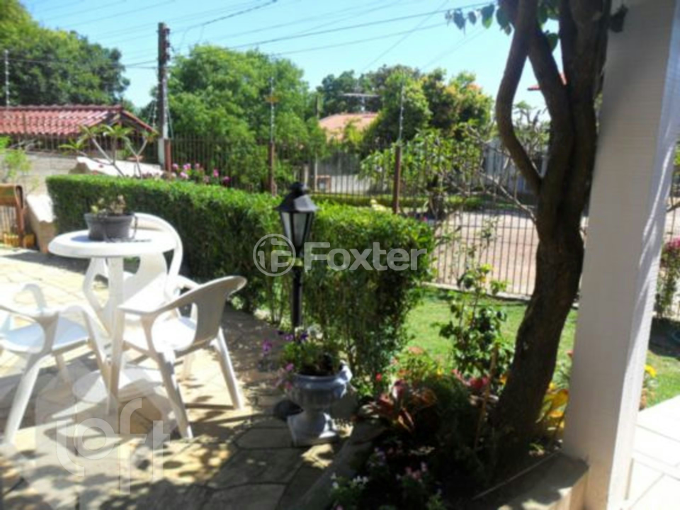 Casa à venda com 3 quartos, 122m² - Foto 2