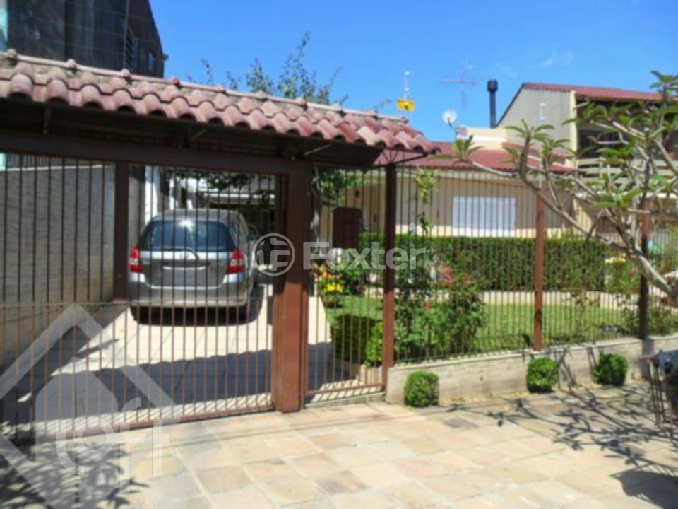 Casa à venda com 3 quartos, 122m² - Foto 1