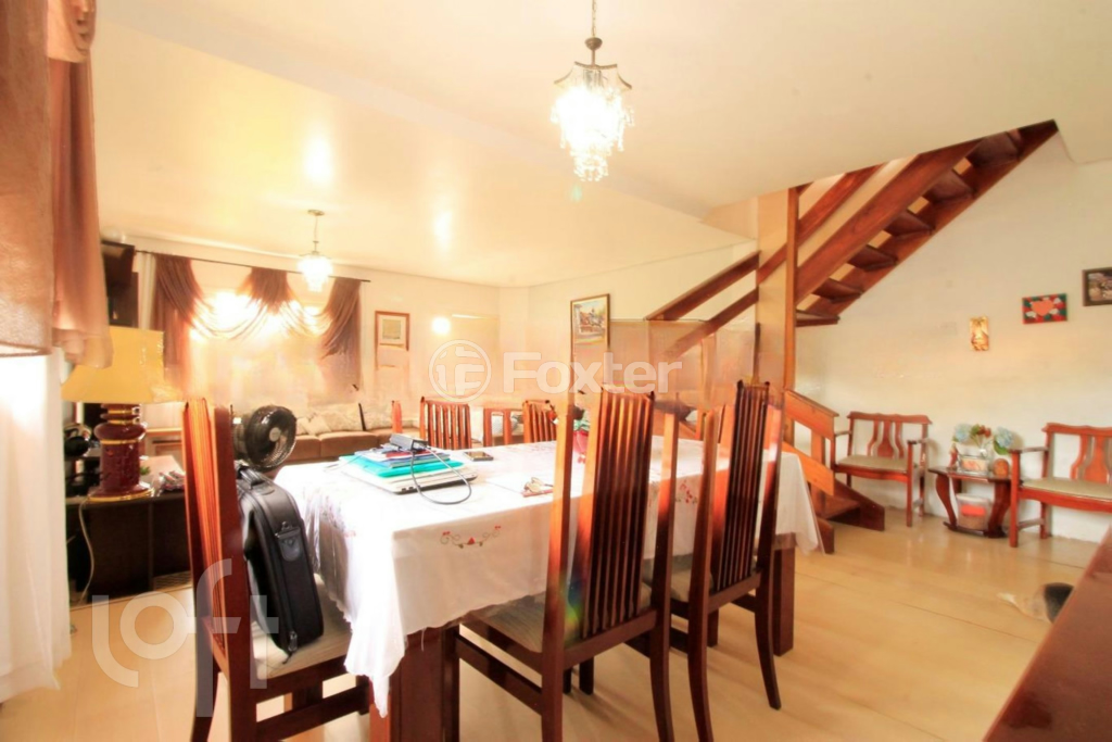 Casa à venda com 3 quartos, 186m² - Foto 1