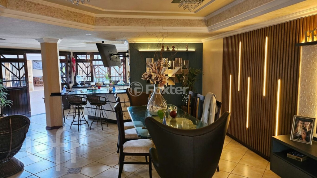 Casa à venda com 3 quartos, 344m² - Foto 8