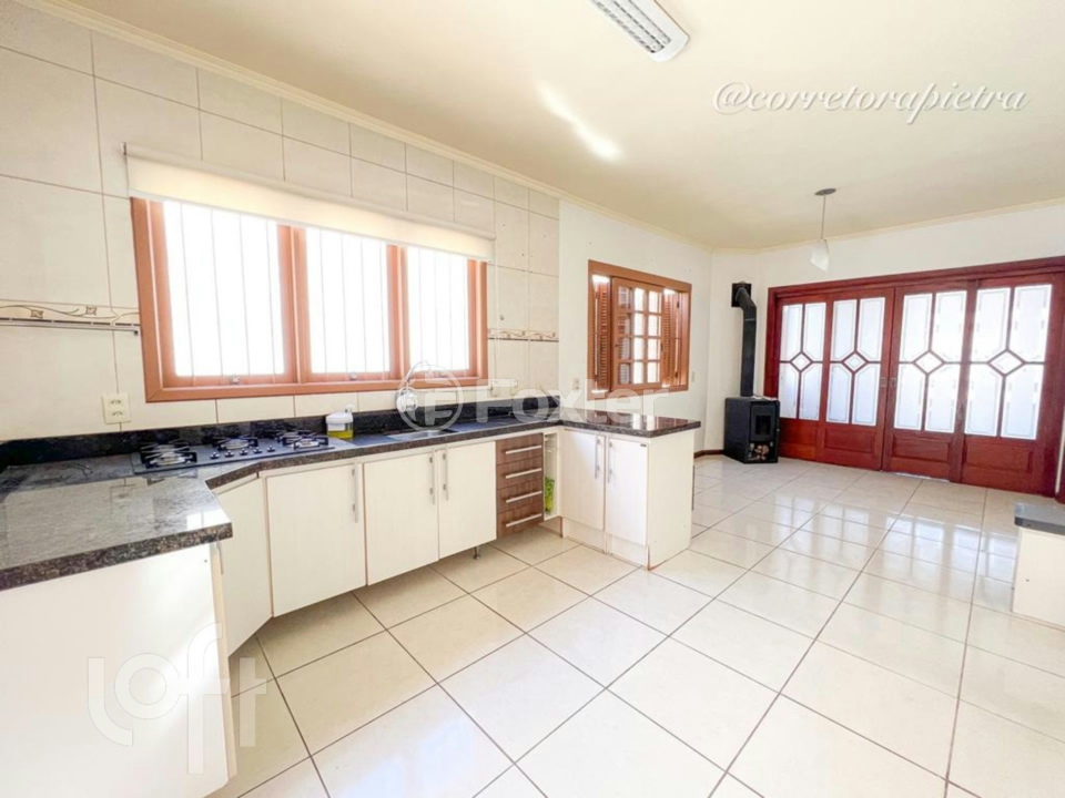 Casa à venda com 3 quartos, 84m² - Foto 4
