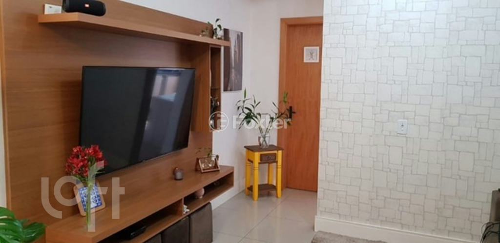 Casa à venda com 2 quartos, 76m² - Foto 1