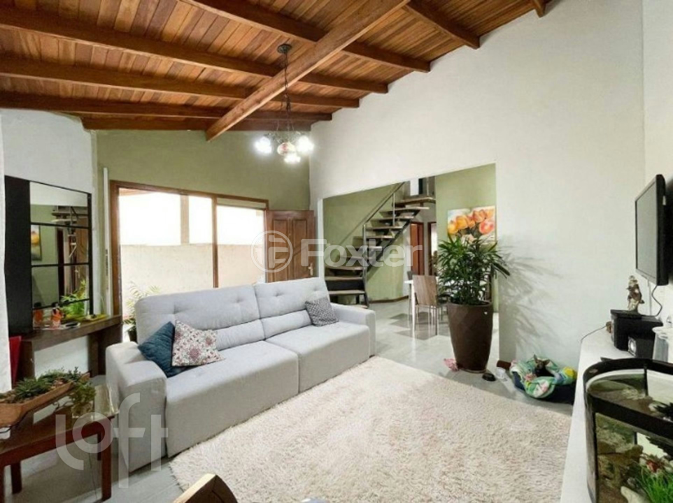 Casa à venda com 3 quartos, 100m² - Foto 1