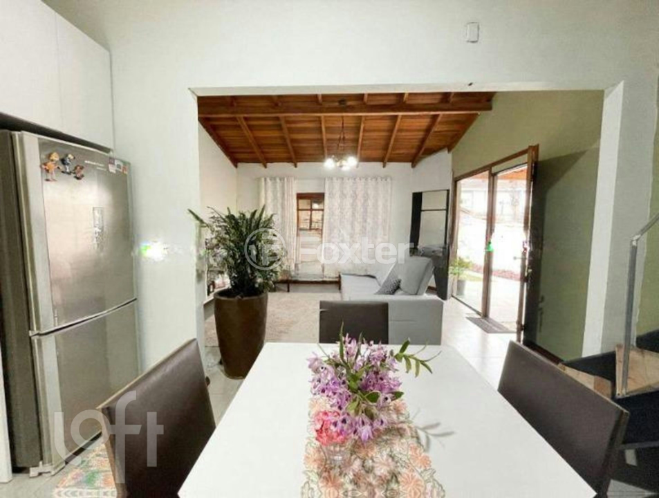 Casa à venda com 3 quartos, 100m² - Foto 2