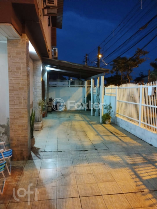 Casa à venda com 4 quartos, 140m² - Foto 2