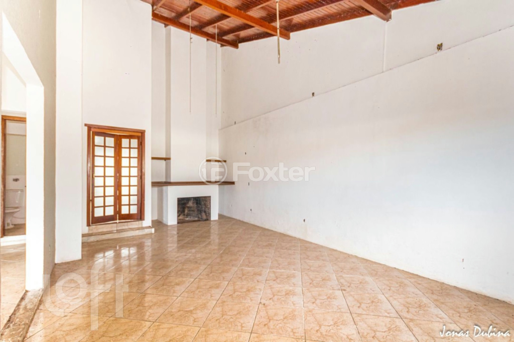 Casa à venda com 3 quartos, 230m² - Foto 1