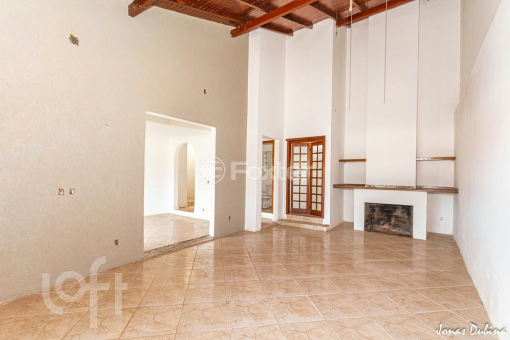 Casa à venda com 3 quartos, 230m² - Foto 2