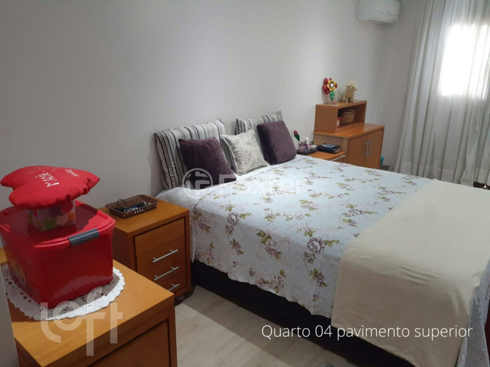 Casa à venda com 4 quartos, 150m² - Foto 12