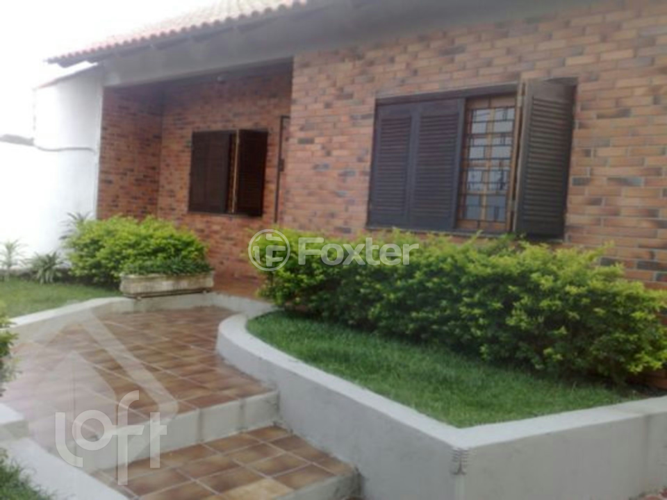 Casa à venda com 3 quartos, 250m² - Foto 1