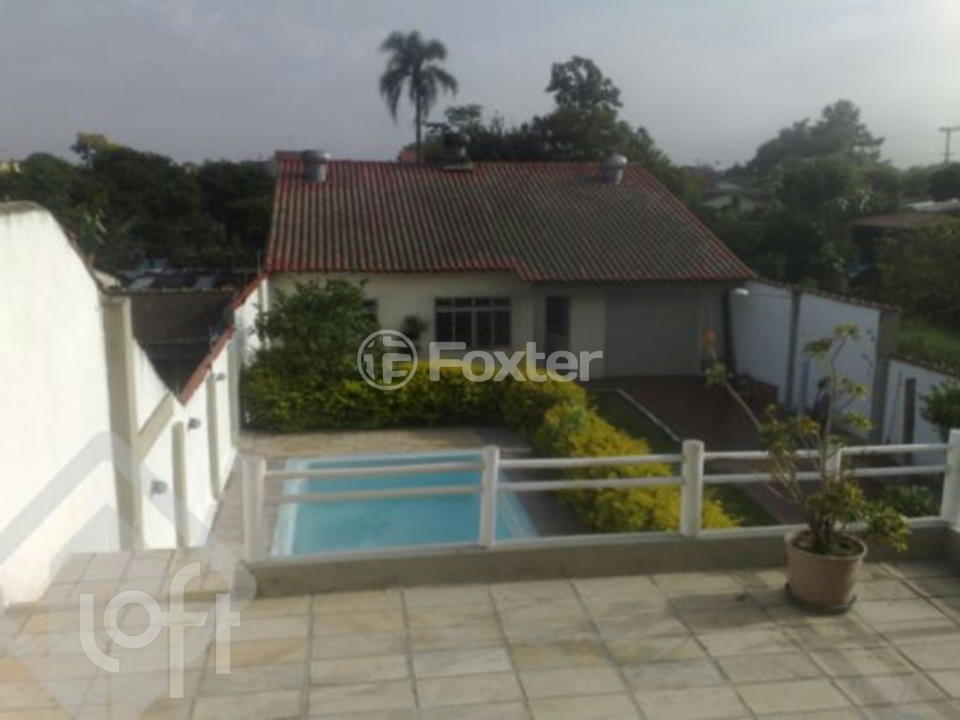 Casa à venda com 3 quartos, 250m² - Foto 2