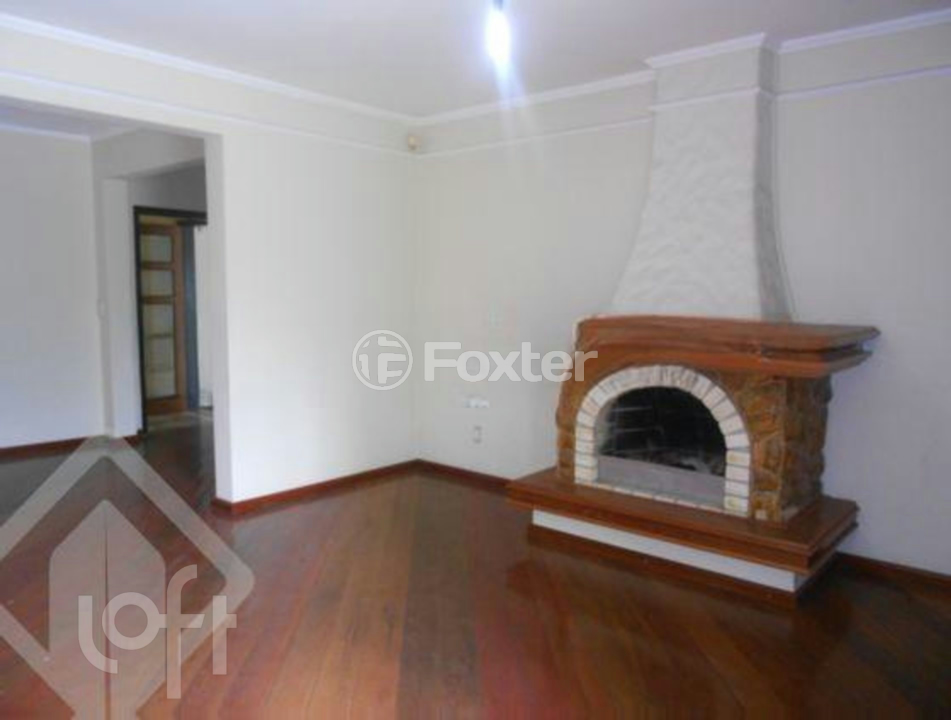 Casa à venda com 4 quartos, 220m² - Foto 1